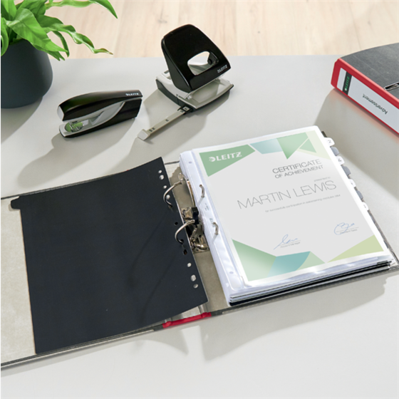 Archivador De Palanca Clásico Jaspeado 180º Leitz, Co2 Compensado, 100% Cartón Reciclado Rojo