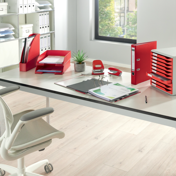 Archivador De Palanca Clásico Jaspeado 180º Leitz, Co2 Compensado, 100% Cartón Reciclado Rojo