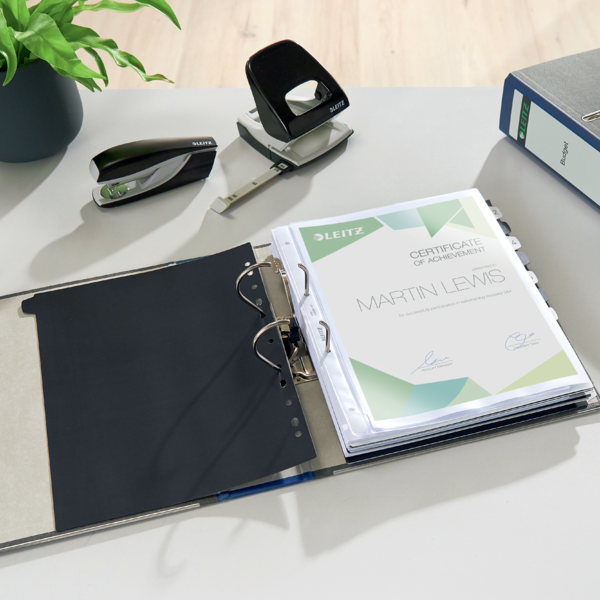 Archivador De Palanca Clásico Jaspeado 180º Leitz, Co2 Compensado, 100% Cartón Reciclado Azul A4 Lomo: 80 Mm.