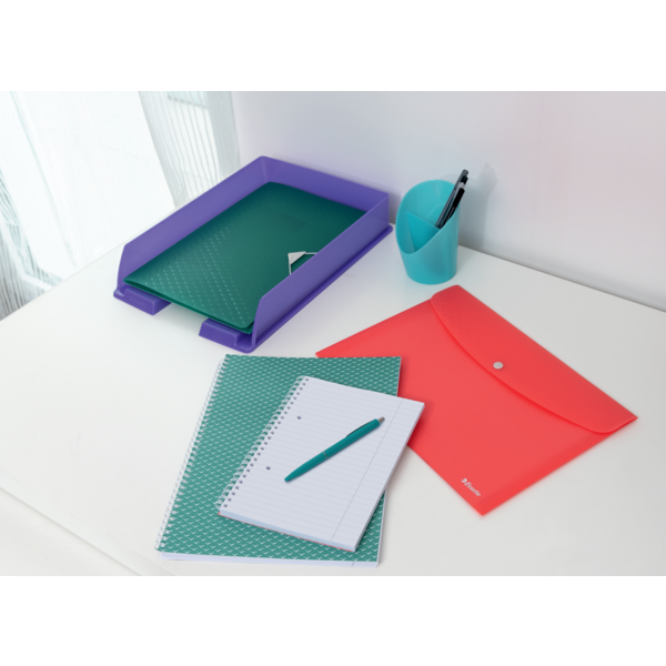 Cuaderno A5 con pauta rayada, encuadernado wiro Esselte Colour'Breeze lavanda 80 H. 80 g.