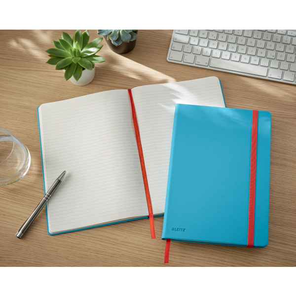 Cuaderno Leitz Cosy Touch con rayas con tapa dura B5 80 H. Papel de 100 grs, certificado FSC®.