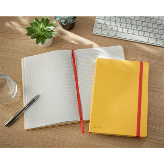 Cuaderno Leitz Cosy Touch cuadriculado con tapa dura B5 80 H. Papel de 100 grs, certificado FSC®.