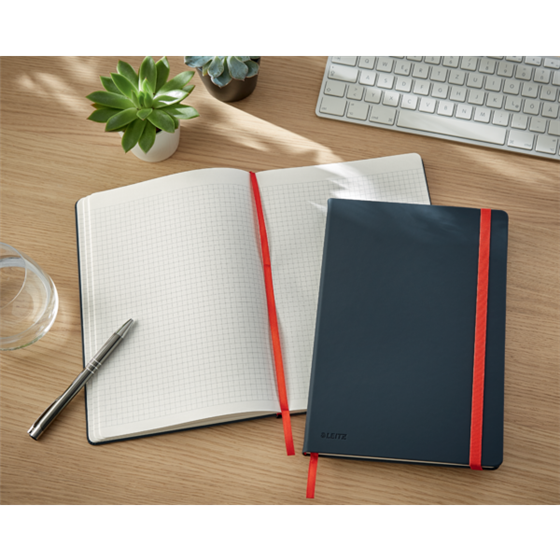 Cuaderno Leitz Cosy Touch cuadriculado con tapa dura B5 80 H. Papel de 100 grs, certificado FSC®.