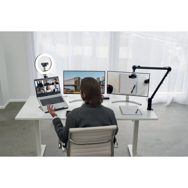 Soporte con abrazadera telescópico para micrófonos, cámaras web y sistemas de iluminación Kensington A1000 