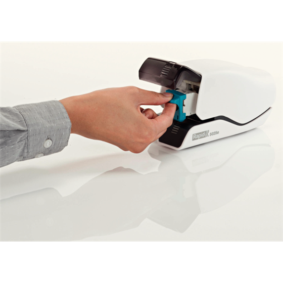 Grapadora Eléctrica Supreme De Rapid 5025E Blanco