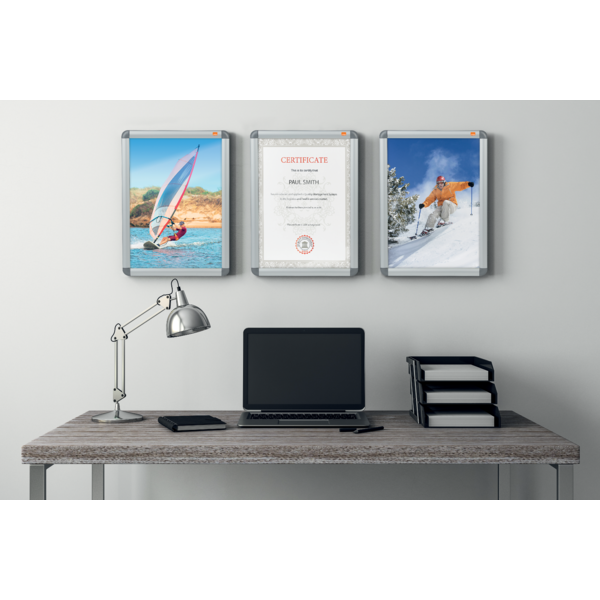 Marco Publicitario Nobo De 500 × 700 Mm Plata