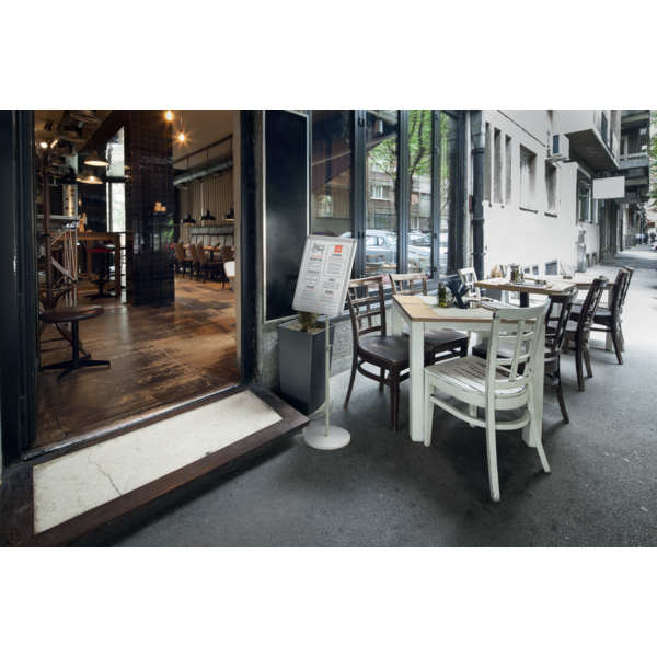 Pie Con Marco Publicitario A4 Nobo Plata