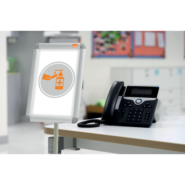 Pie Con Marco Publicitario A4 Nobo Plata