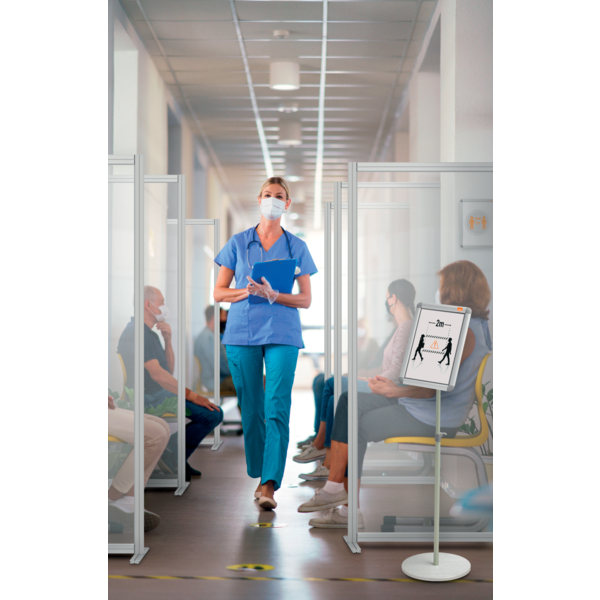 Pie Con Marco Publicitario A4 Nobo Plata