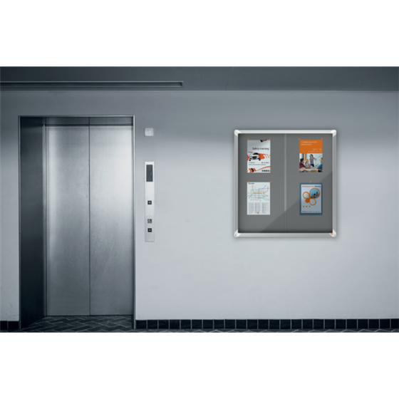 Vitrina Nobo Premium Plus De Puerta Corredera Con Fondo De Fieltro 27Xa4 Hojas, Azul Gris