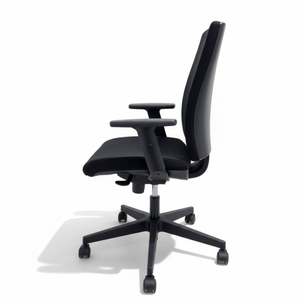Silla Intrata O-12 sincro oban negro brazo regulable
