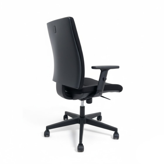 Silla Intrata O-12 sincro oban negro brazo regulable