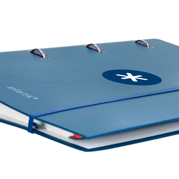 Carpeta con recambio liderpapel antartik a4 cuadro 5 mm forrada 4 anillas 40mm redondas color azul marino