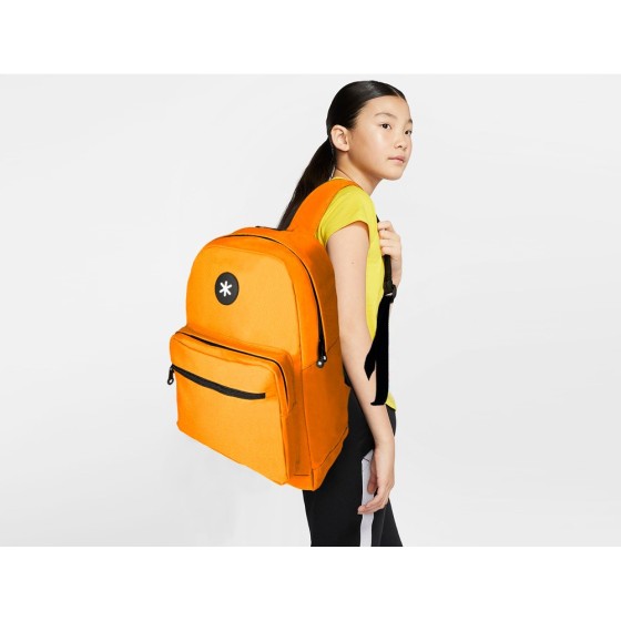 Cartera antartik mochila con asa y bolsillo frontal concremallera color mostaza 320x140x430 mm