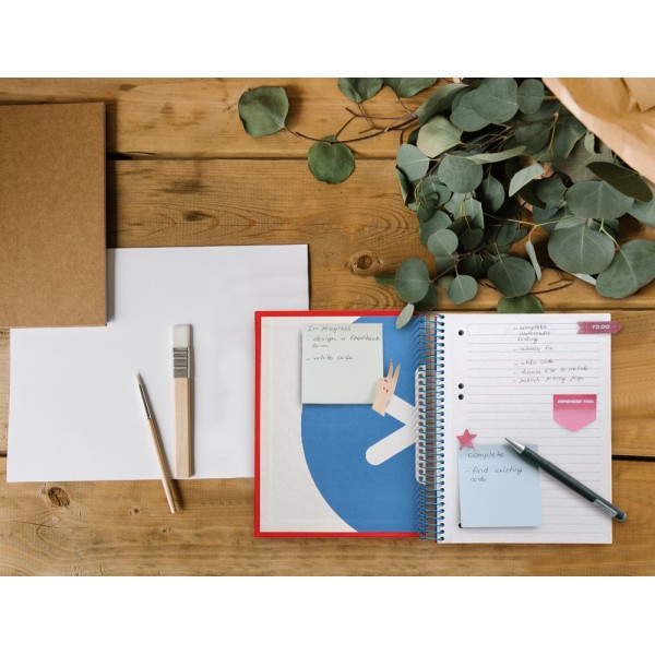 Cuaderno espiral liderpapel a5 micro antartik tapa forrada 120h 100 gr horizontal 5 bandas 6 taladros color rojo.