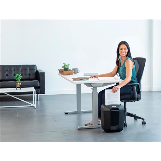 Destructora De Documentos Fellowes Lx-85 Capacidad De Corte 12 Hojas P4 Destruye Grapas Clips Y Tarjetas