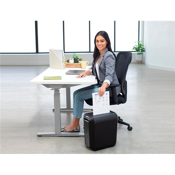 Destructora De Documentos Fellowes Lx-65 Capacidad De Corte 10 Hojas P4 Destruye Grapas Clips Y Tarjetas