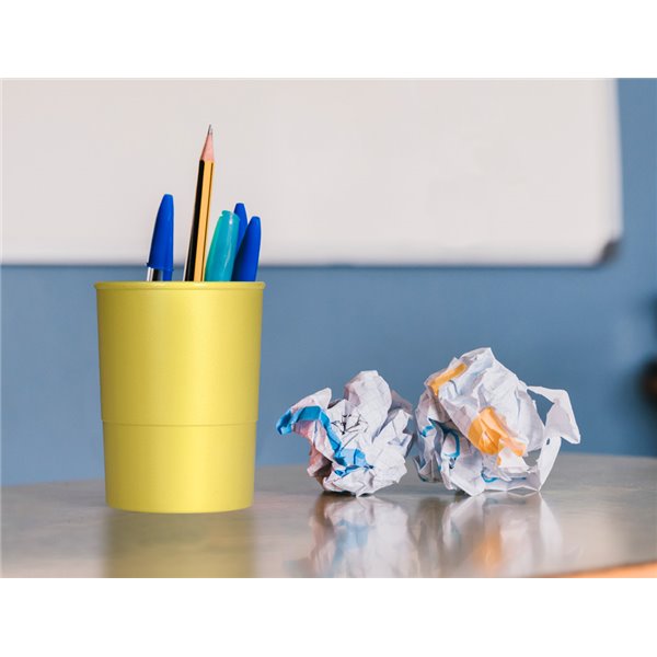 Cubilete Portalapices Q-Connect Amarillo Pastel Opaco Plastico Diametro 75 Mm Alto 100 Mm