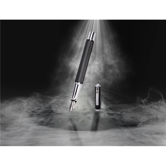 Pluma Y Estuche Belius Turbo Aluminio Textura Punteada Color Negro Y Plateado Tinta Azul Caja De Diseño