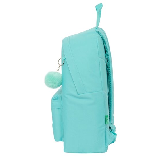 Mochila Benetton "Letter"33 x 42 x 15 cm.