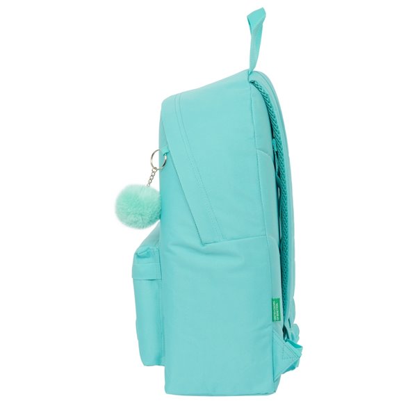 Mochila Benetton "Letter"33 x 42 x 15 cm.